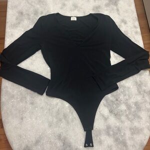 Aritzia Wilfred V Neck Black Bodysuit